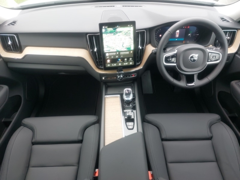 Used Volvo XC60 2025 for sale - 77467185: Photo 2