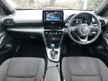 Used Toyota Yaris Cross 2023 for sale - 77585458: Photo