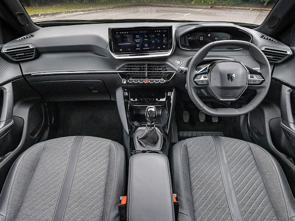 Used Peugeot 2008 2025 for sale - 76310213: Photo 2