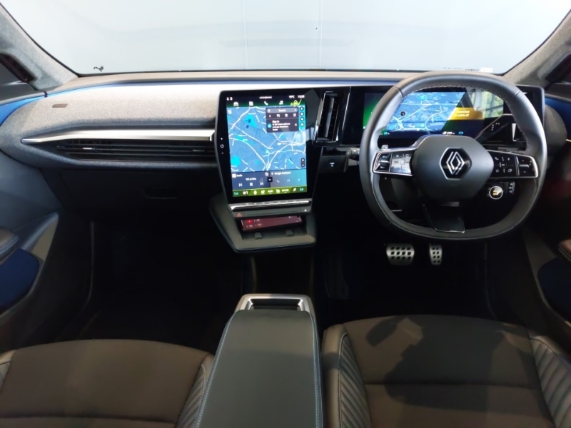 Used Renault Scenic E-Tech 2024 for sale - 76614432: Photo 2