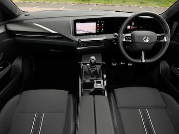 Used Vauxhall Astra 2025 for sale - 77015145: Photo