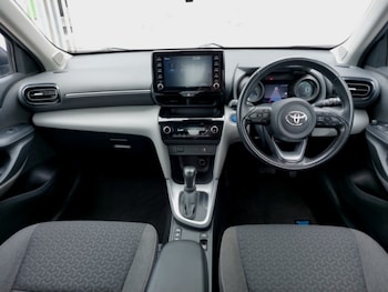 Used Toyota Yaris Cross 2022 for sale - 75755201: Photo