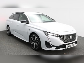 2025 - 1.2 Hybrid 136 GT 5dr e-DSC6