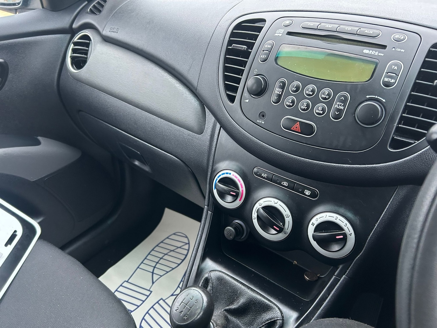 Used Hyundai i10 2010 for sale - 77365409: Photo 8