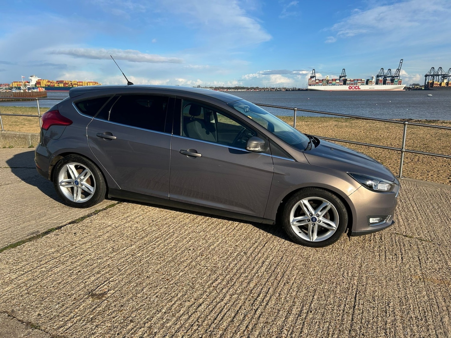 Used Ford Focus 2015 for sale - 76963724: Photo 3