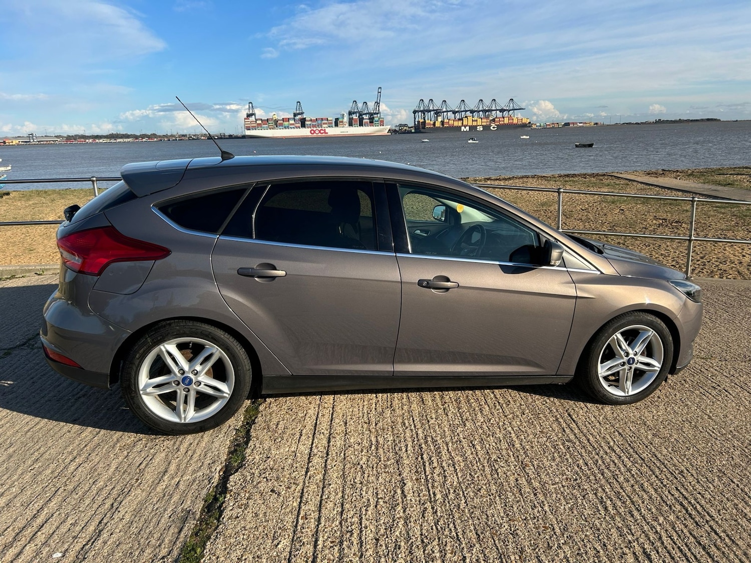 Used Ford Focus 2015 for sale - 76963724: Photo 4