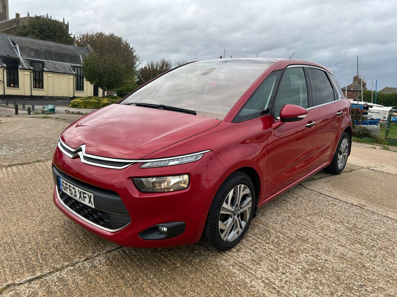 Used Citroen C4 Picasso 2013 for sale - 76504756: Photo 2
