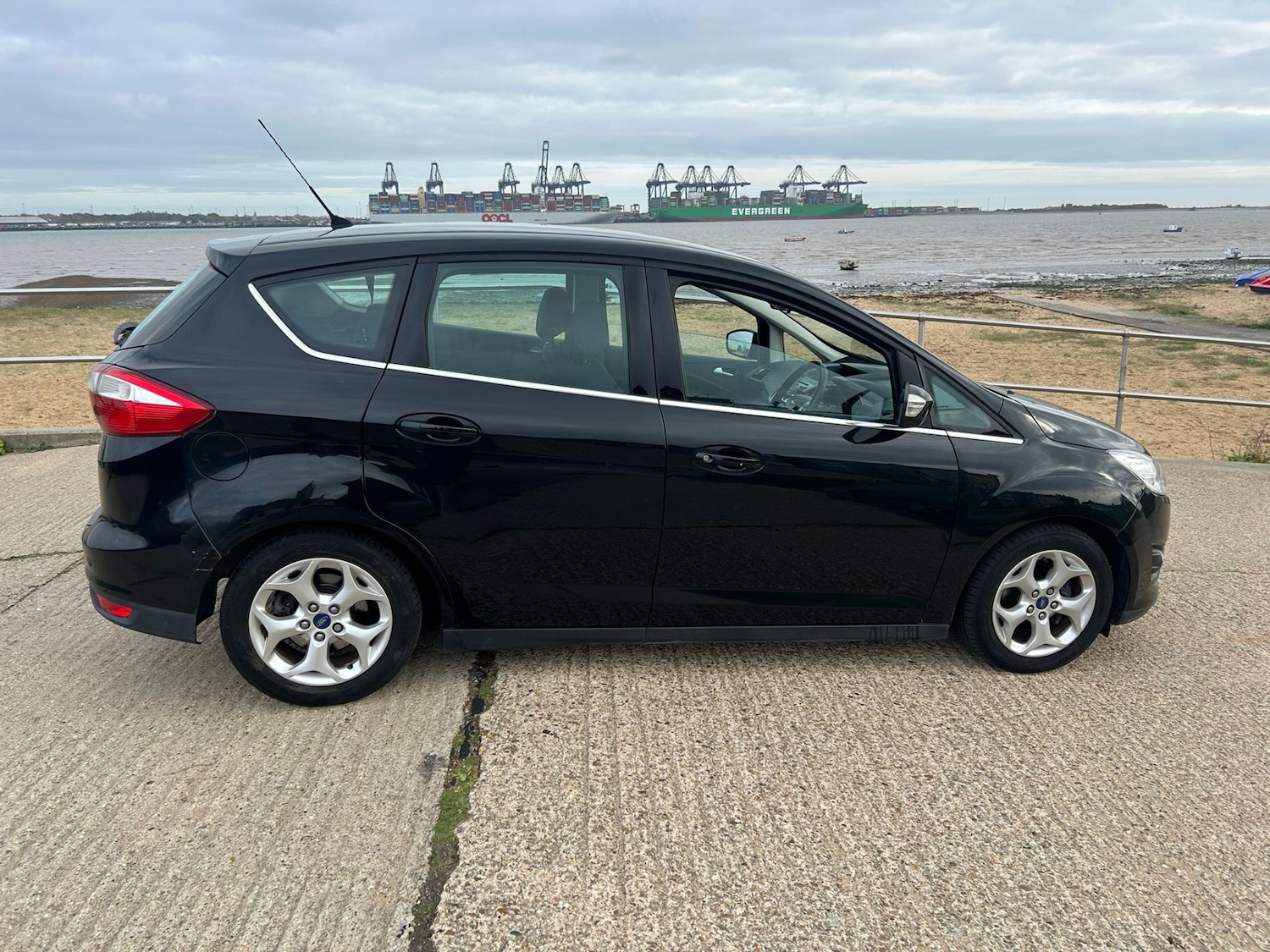 Used Ford C-Max 2015 for sale - 76504789: Photo 5