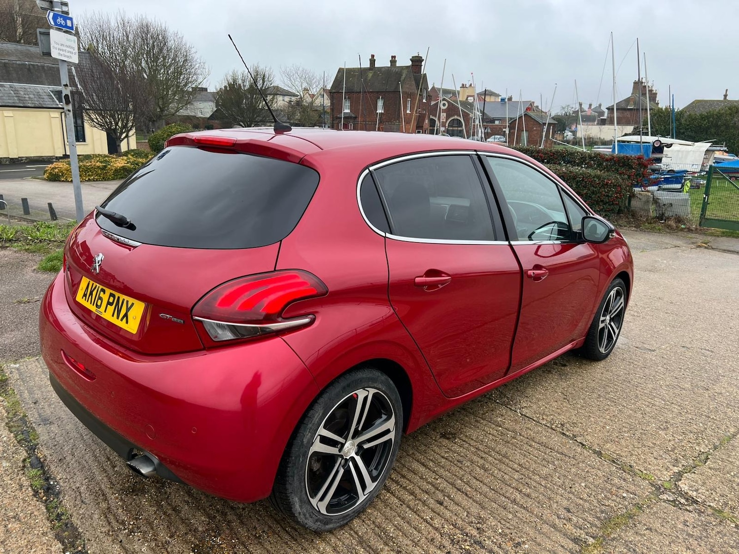 Used Peugeot 208 2016 for sale - 77459576: Photo 4