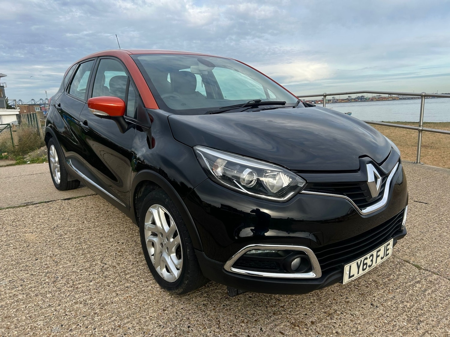 Used Renault Captur 2014 for sale - 76504907: Photo 1