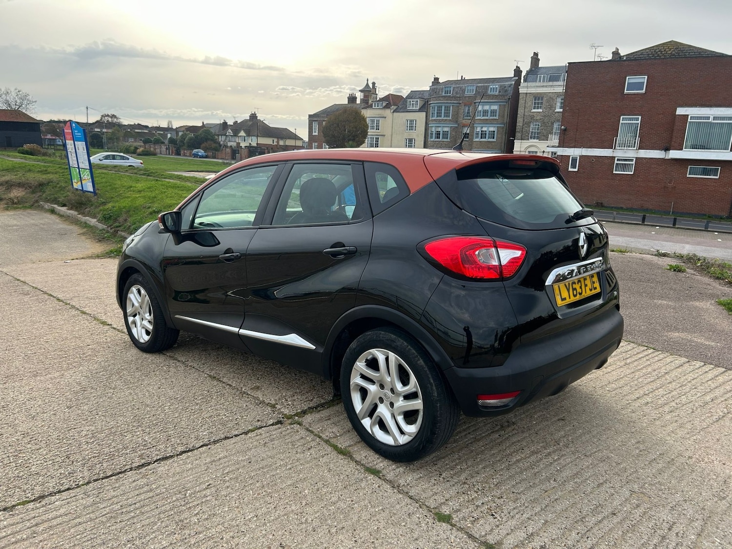 Used Renault Captur 2014 for sale - 76504907: Photo 3