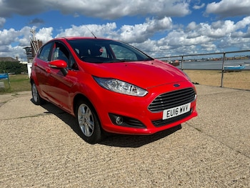 Used Ford Fiesta 2016 for sale - 76078880: Photo