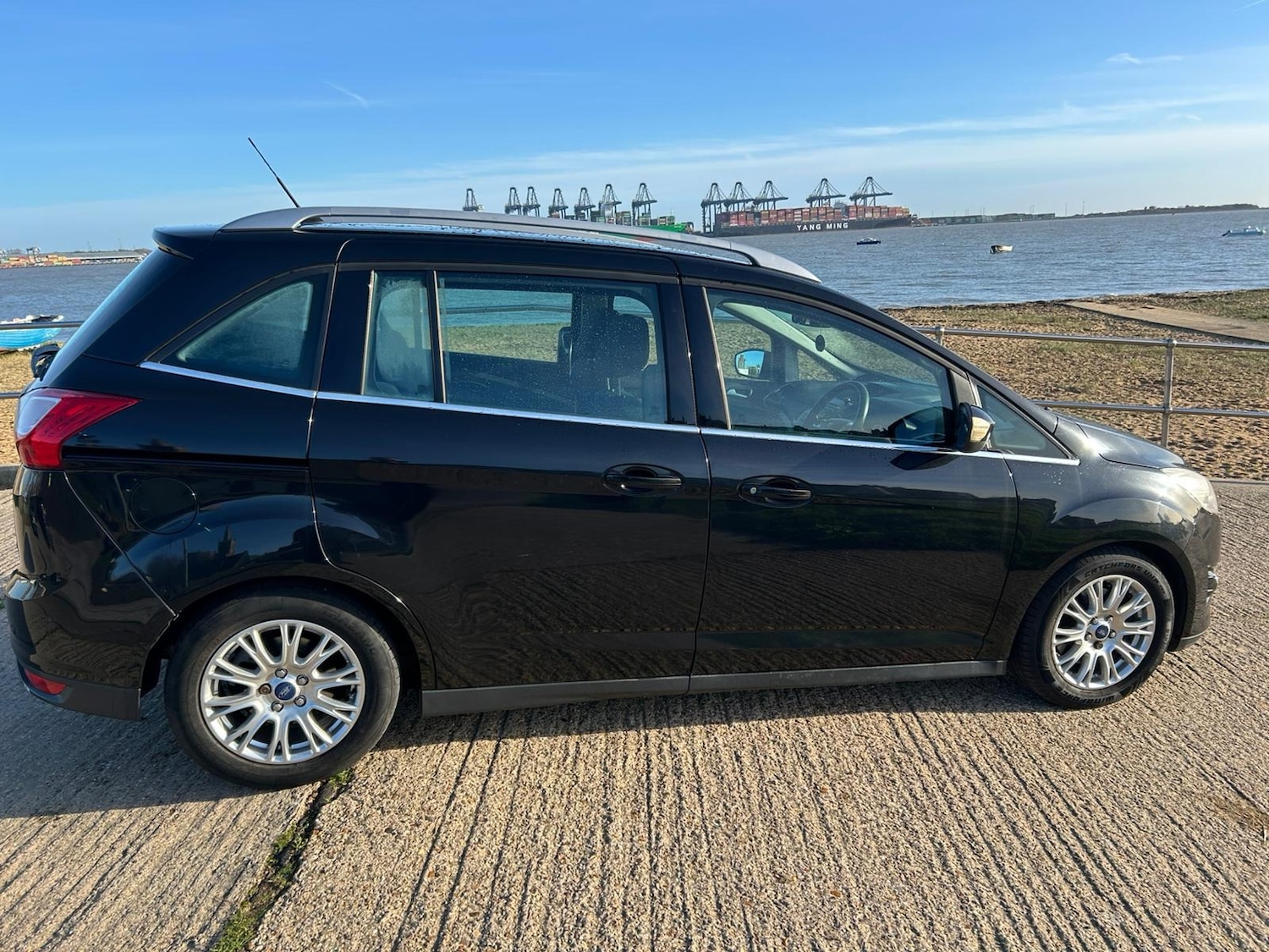 Used Ford Grand C-Max 2011 for sale - 77020665: Photo 5