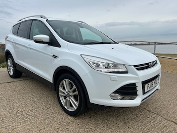 Used Ford Kuga 2015 for sale - 76504900: Photo