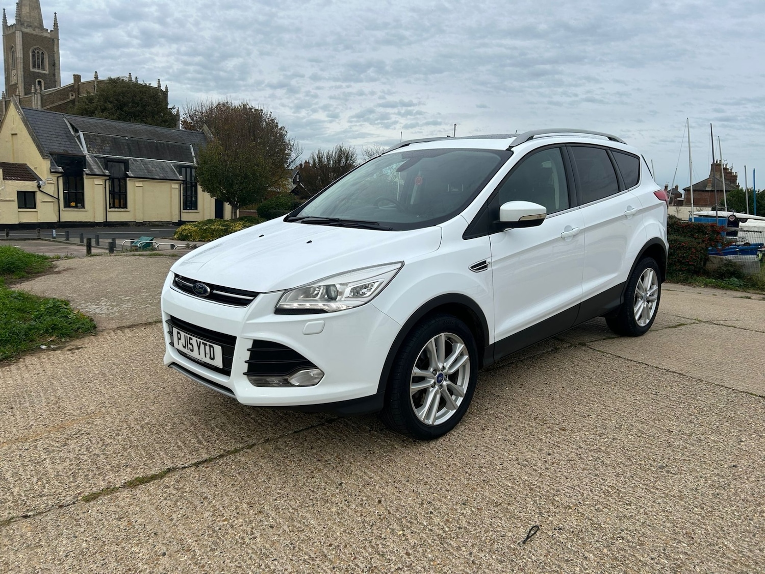 Used Ford Kuga 2015 for sale - 76504900: Photo 2