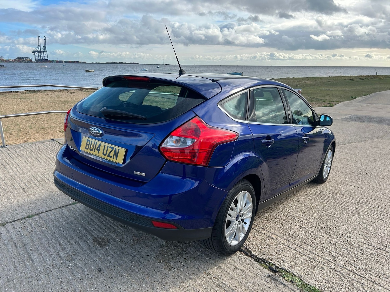 Used Ford Focus 2014 for sale - 76353709: Photo 4