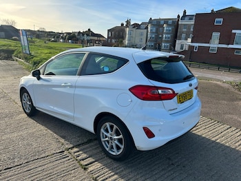 Used Ford Fiesta 2018 for sale - 77020661: Photo