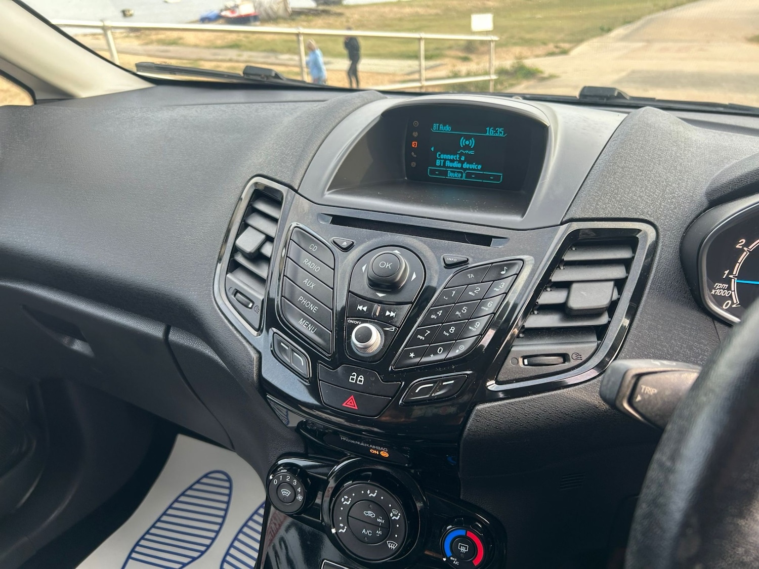 Used Ford Fiesta 2014 for sale - 76353715: Photo 7
