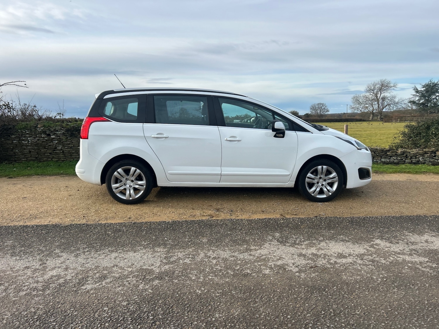 Used Peugeot 5008 2016 for sale - 77414490: Photo 24