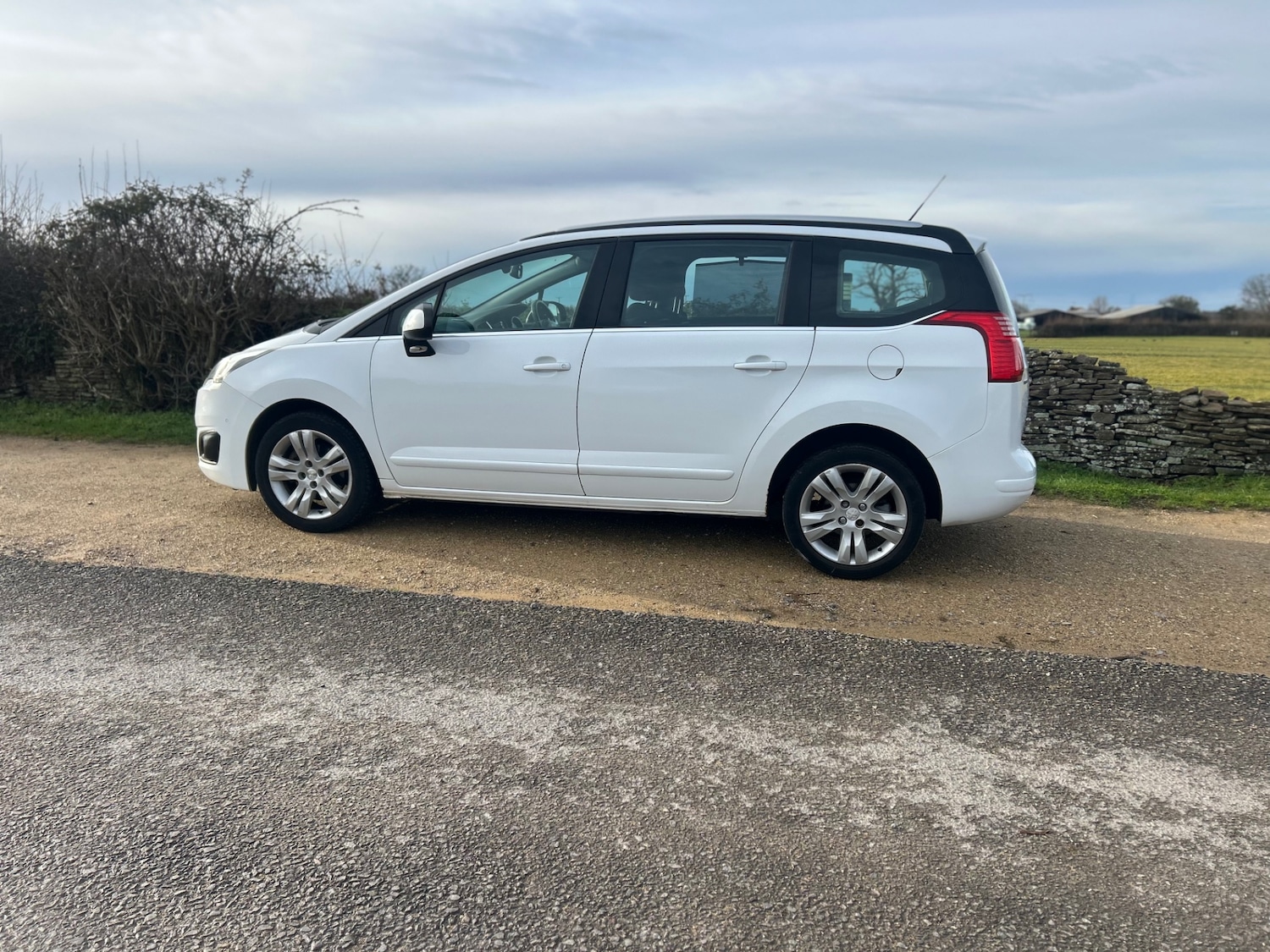 Used Peugeot 5008 2016 for sale - 77414490: Photo 4