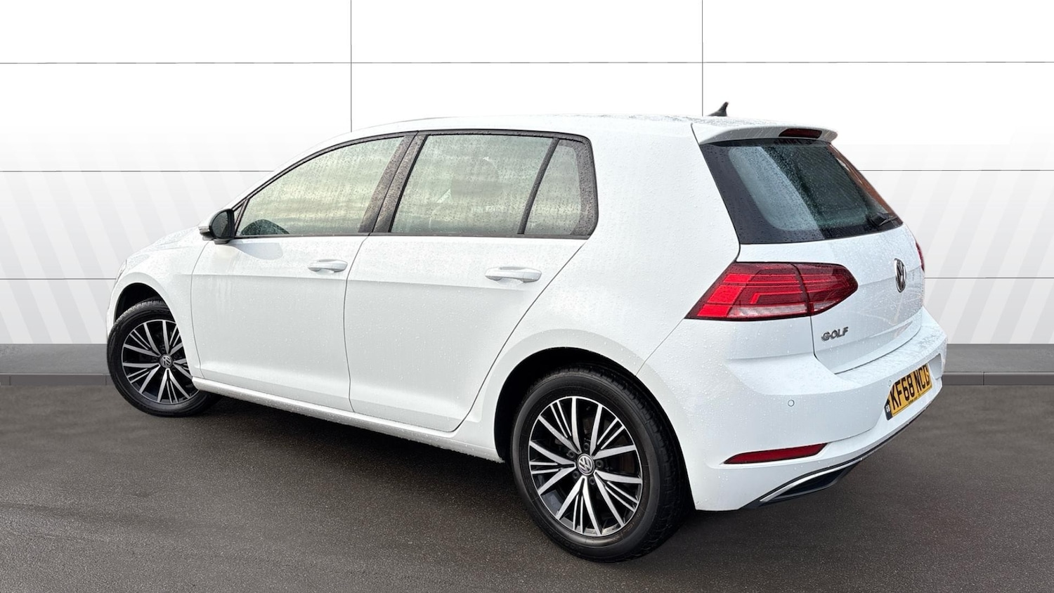 Used Volkswagen Golf 2019 for sale - 77321170: Photo 2