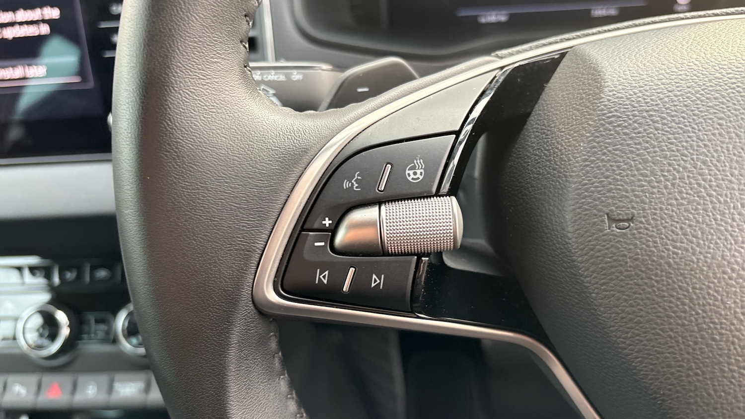 Used Skoda Karoq 2024 for sale - 77988934: Photo 17