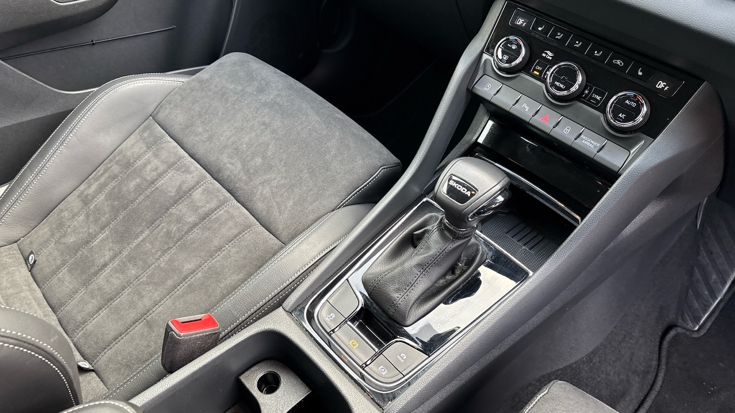 Used Skoda Karoq 2024 for sale - 77271299: Photo 14