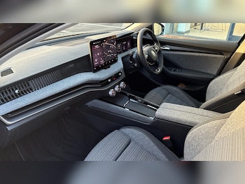 Used Skoda Superb 2024 for sale - 76437028: Photo