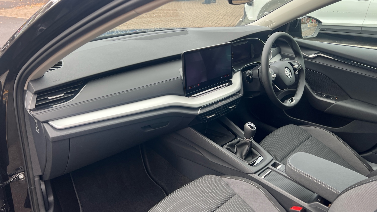 Used Skoda Octavia 2024 for sale - 76437019: Photo 2