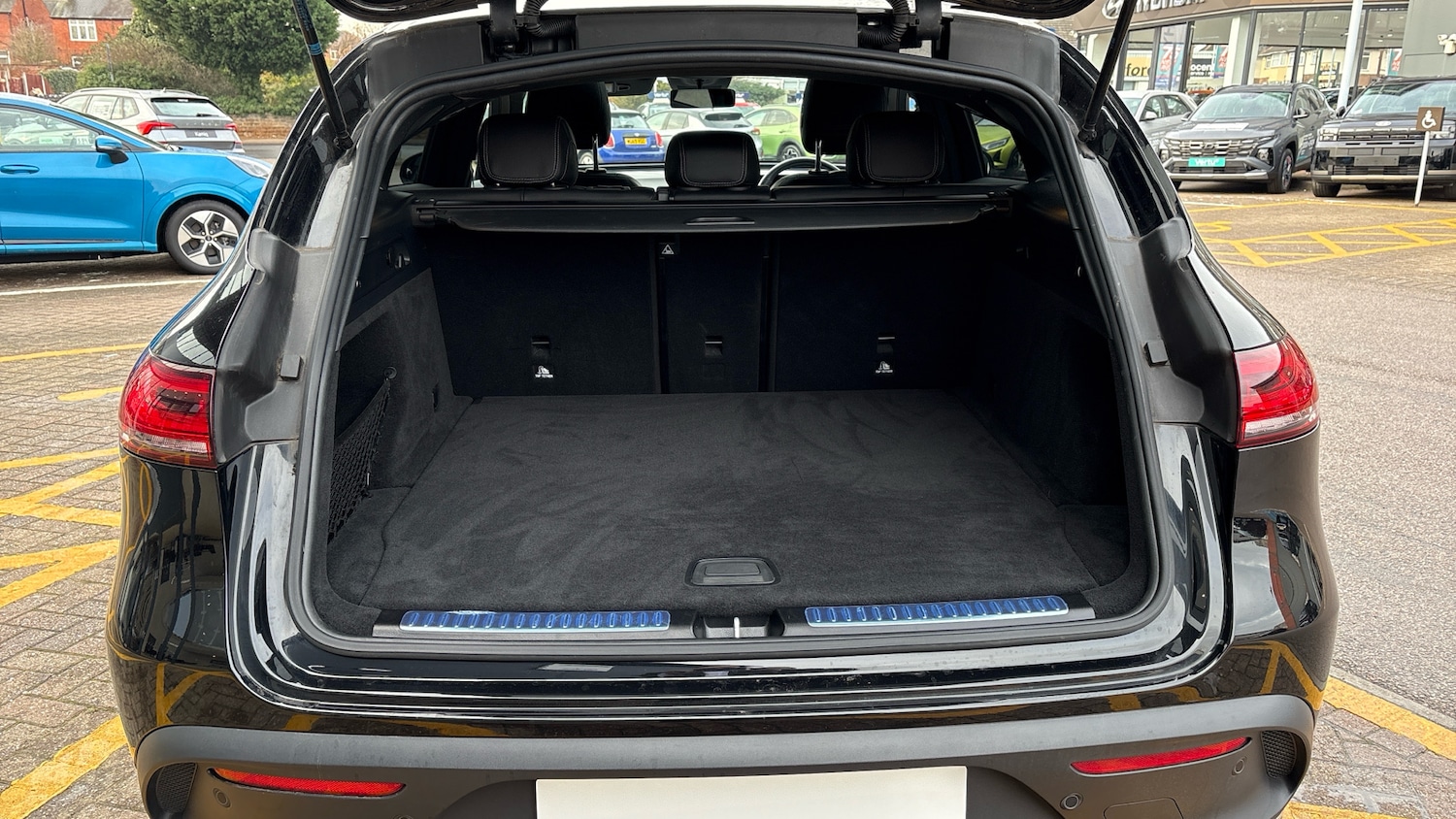 Used Mercedes-Benz EQC 2023 for sale - 77137514: Photo 4