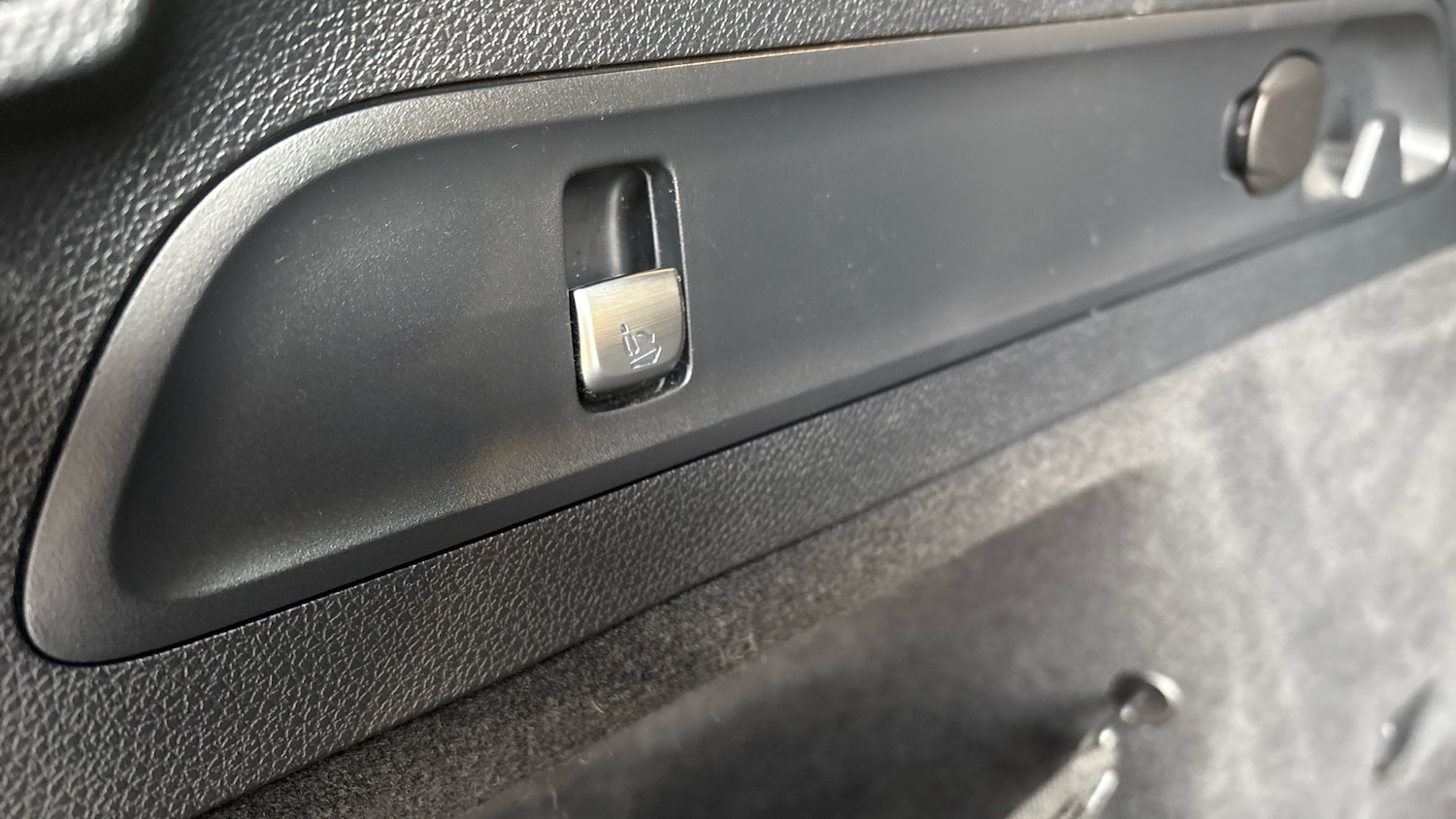 Used Mercedes-Benz EQC 2023 for sale - 77137514: Photo 60