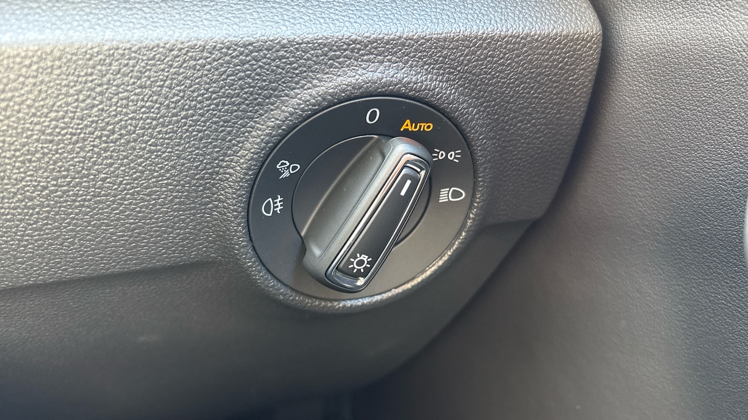 Used Volkswagen T-Roc 2023 for sale - 77844588: Photo 31