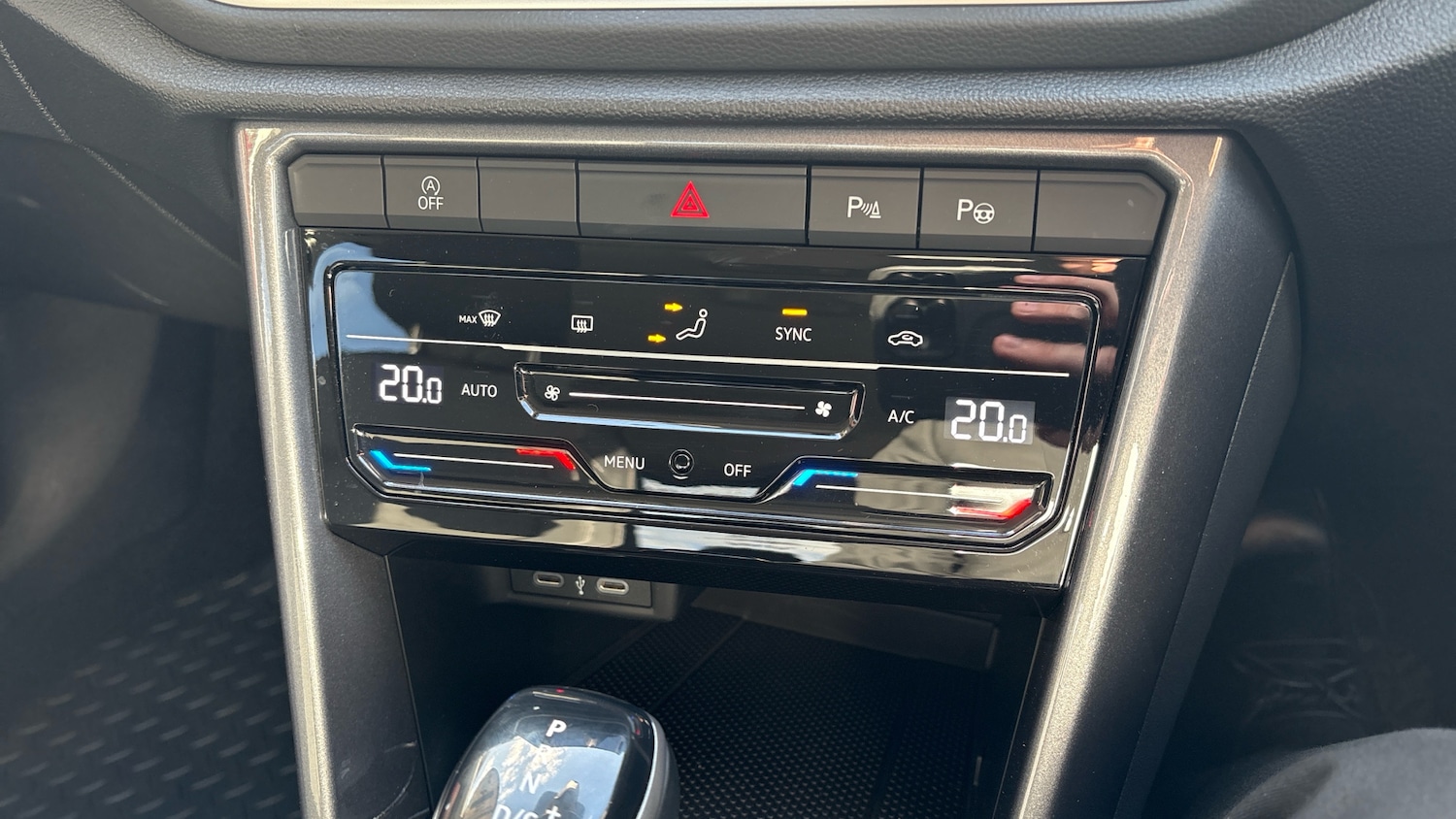 Used Volkswagen T-Roc 2023 for sale - 77844588: Photo 34