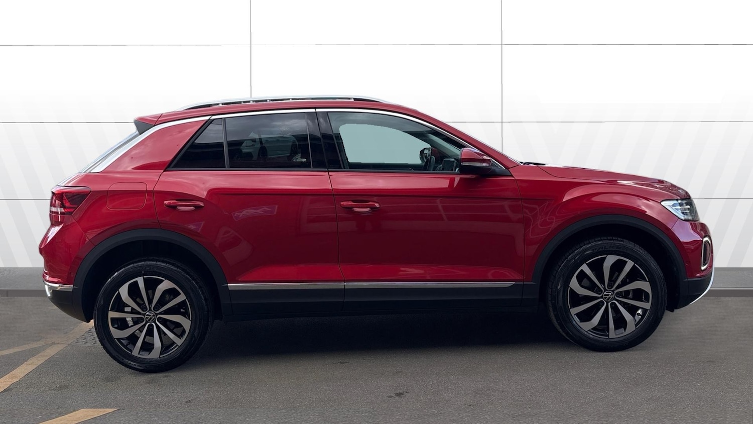Used Volkswagen T-Roc 2023 for sale - 77844588: Photo 5