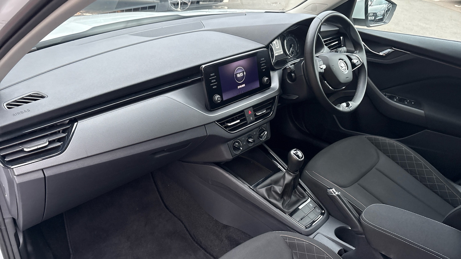 Used Skoda Kamiq 2023 for sale - 76476381: Photo 2