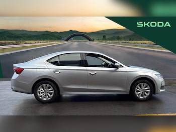 Used Skoda Octavia 2024 for sale - 77902870: Photo