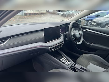 Used Skoda Octavia 2025 for sale - 76892837: Photo