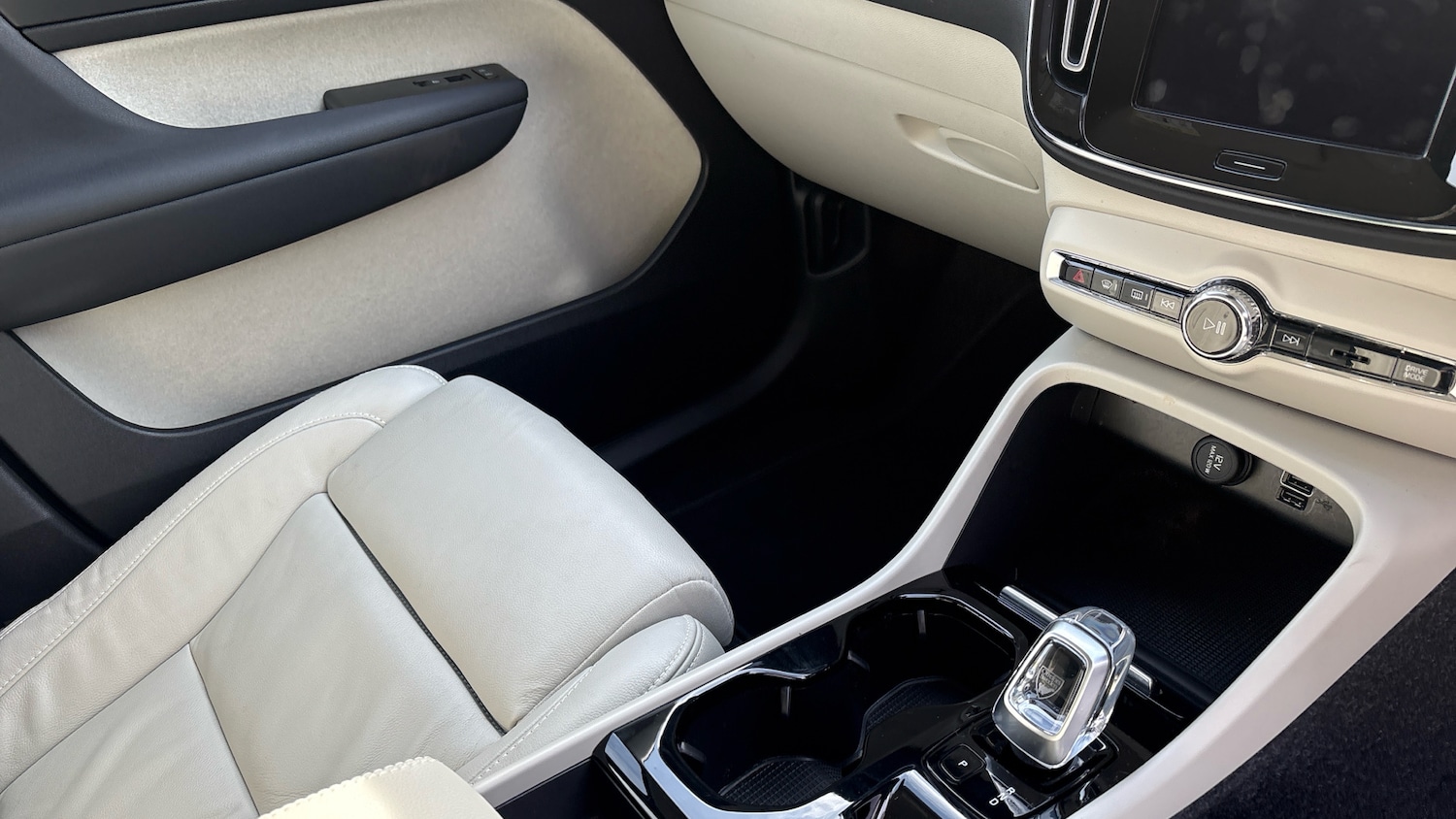 Used Volvo XC40 2022 for sale - 77893204: Photo 14