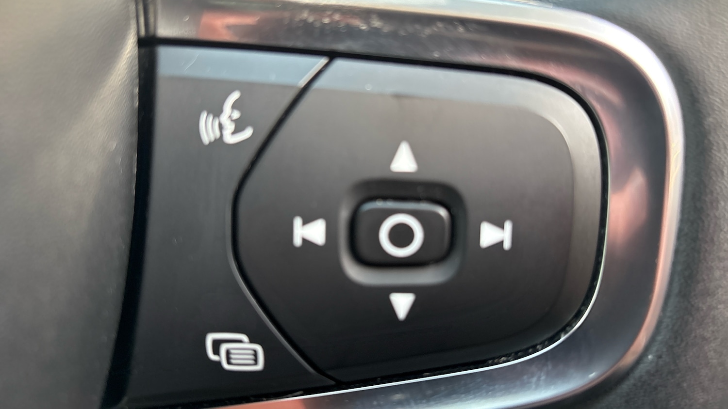 Used Volvo XC40 2022 for sale - 77893204: Photo 53