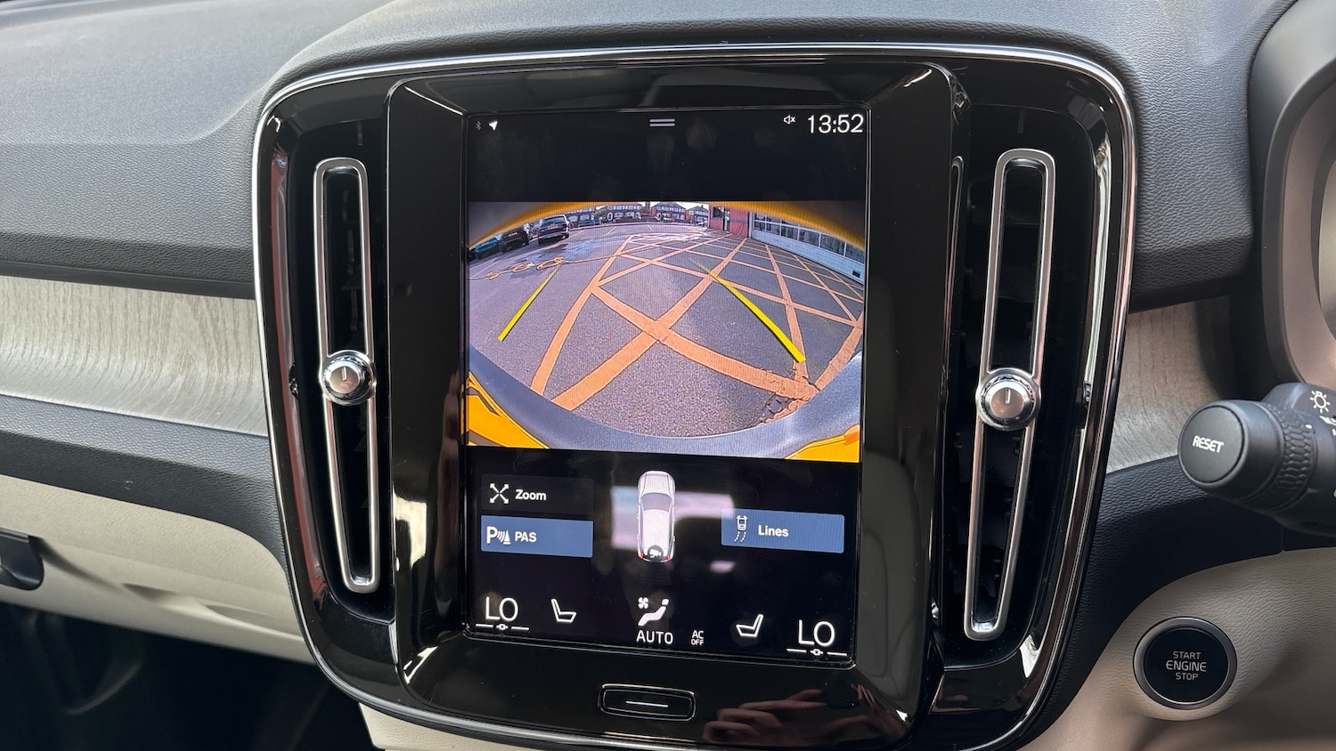 Used Volvo XC40 2022 for sale - 77893204: Photo 65