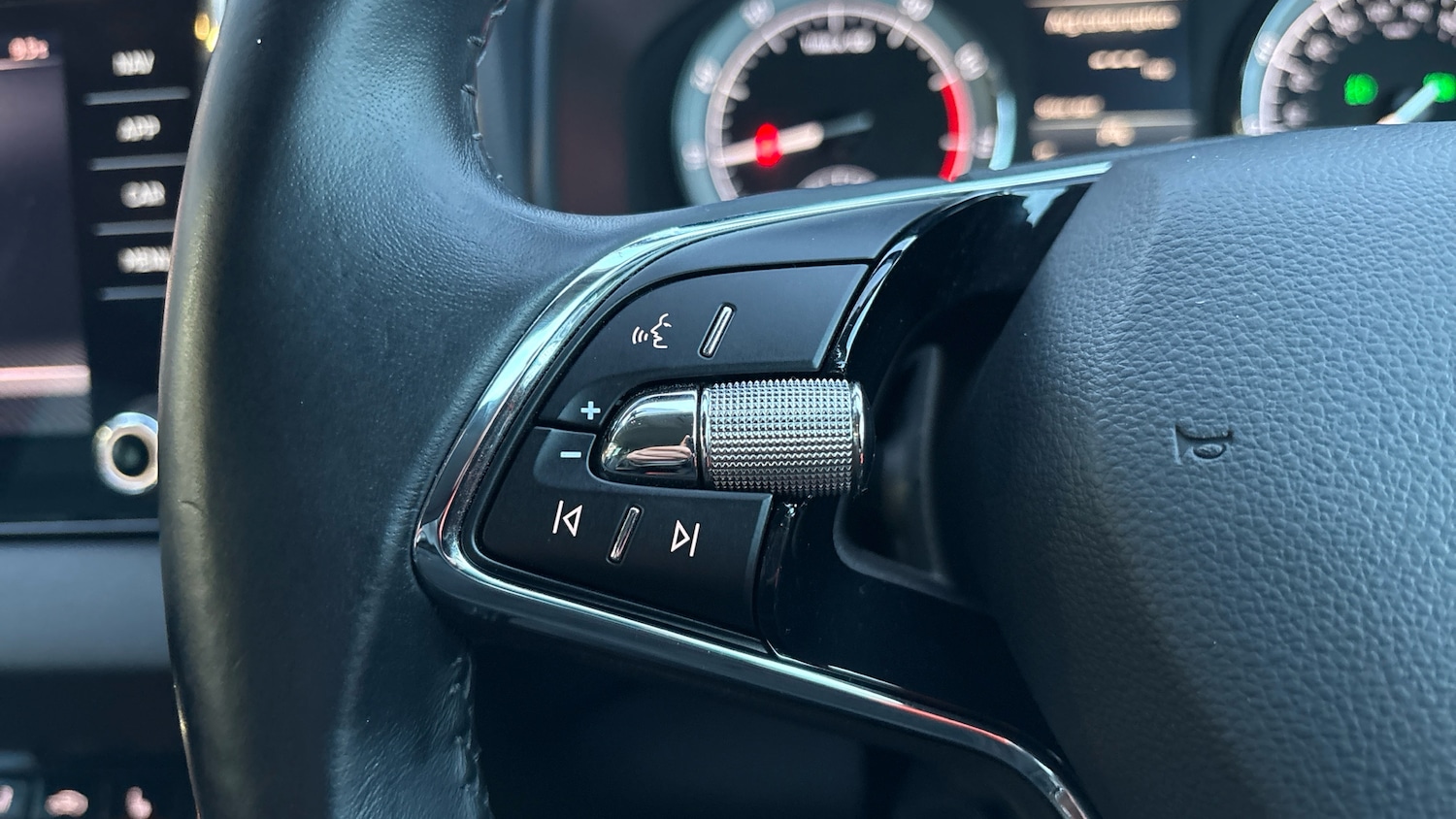 Used Skoda Karoq 2021 for sale - 77323863: Photo 17