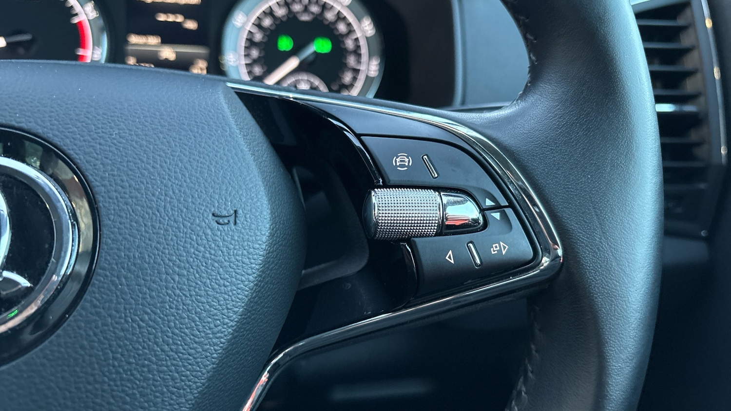 Used Skoda Karoq 2021 for sale - 77323863: Photo 18