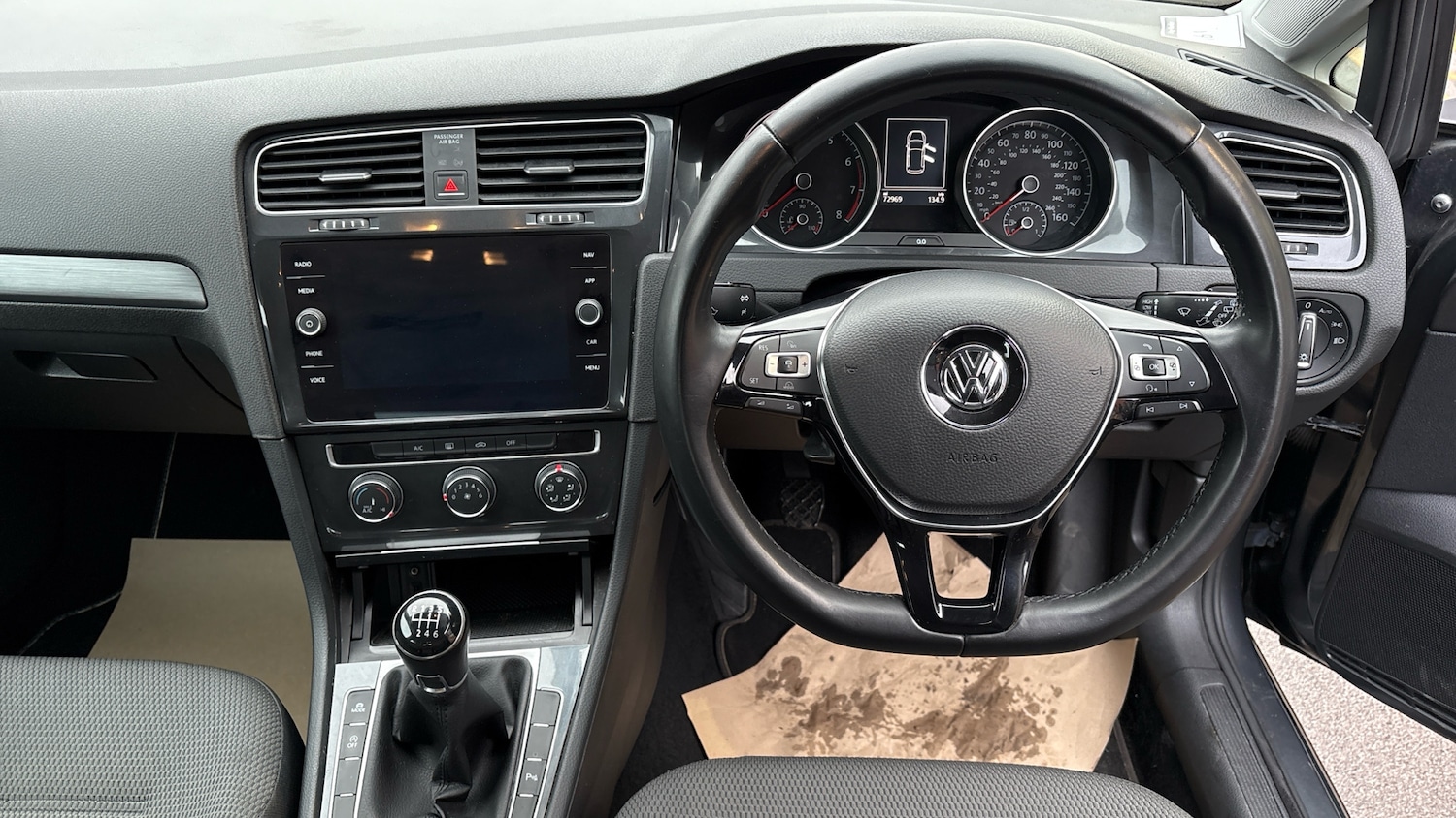 Used Volkswagen Golf 2017 for sale - 77370511: Photo 10