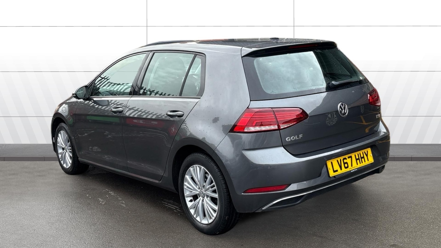 Used Volkswagen Golf 2017 for sale - 77370511: Photo 2