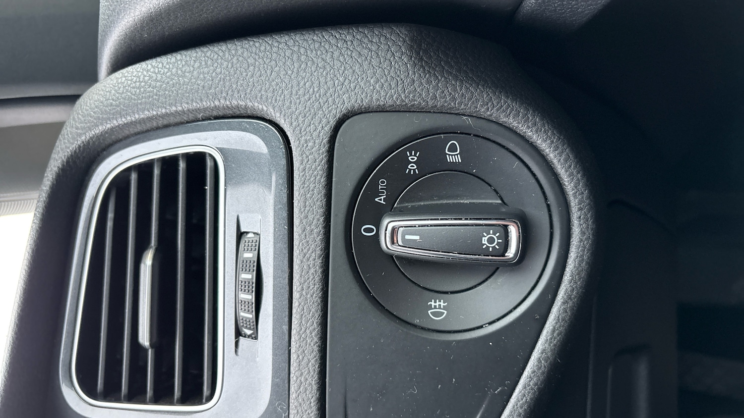 Used Volkswagen Golf 2017 for sale - 77370511: Photo 26