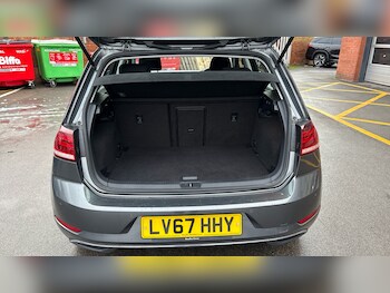 Used Volkswagen Golf 2017 for sale - 77370511: Photo