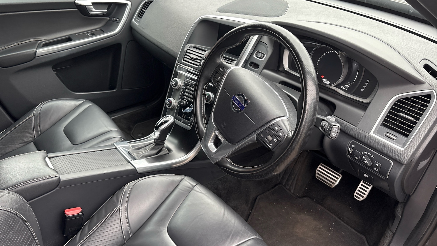 Used Volvo XC60 2017 for sale - 77802258: Photo 11