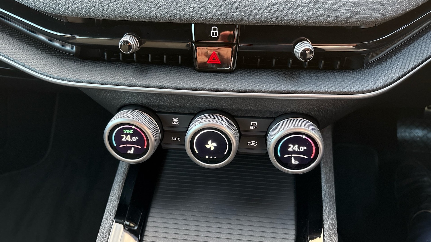 Used Skoda Superb 2024 for sale - 76882280: Photo 13