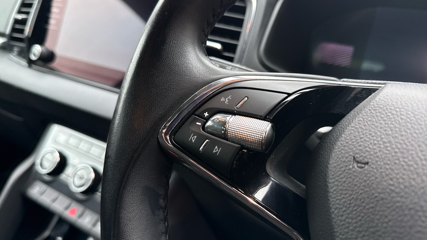 Used Skoda Karoq 2023 for sale - 76493656: Photo 17