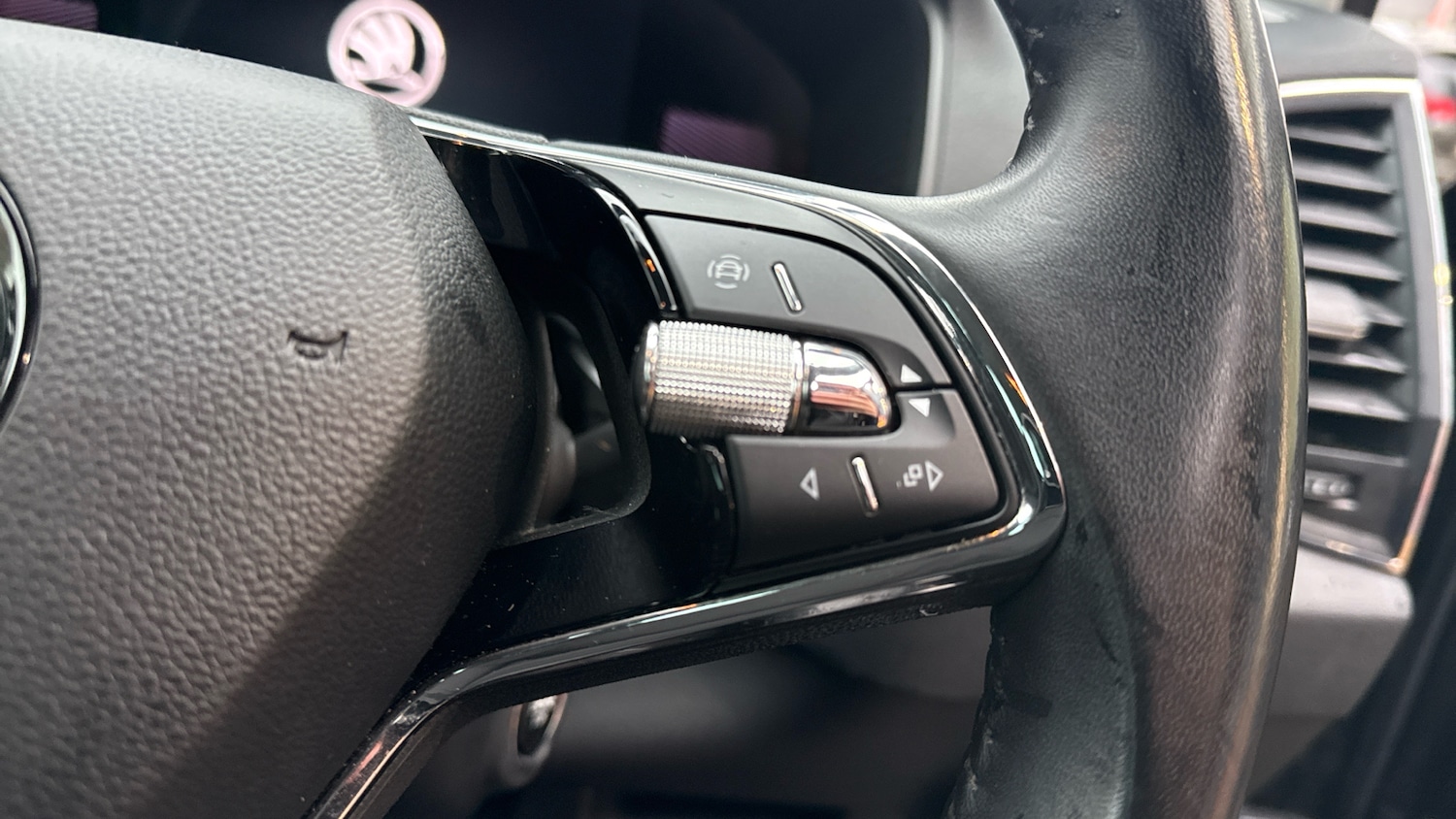 Used Skoda Karoq 2023 for sale - 76493656: Photo 18